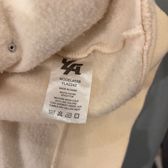 YoungLA Global Meltdown Creme size Small Hoodie - Cozy Trendy - Picture 4 of 6